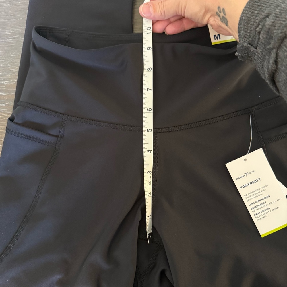NWT Old Navy Elevate Leggings Crop High Rise Side Pockets Go Dry Size M Women - Picture 8 of 11